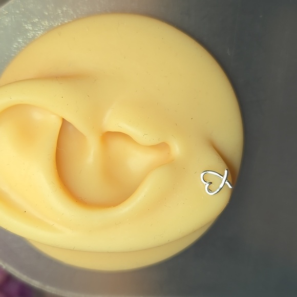 Sterling Silver Heart-Shaped Ribbon Stud Earrings Brand New In Box - Picture 5 of 5